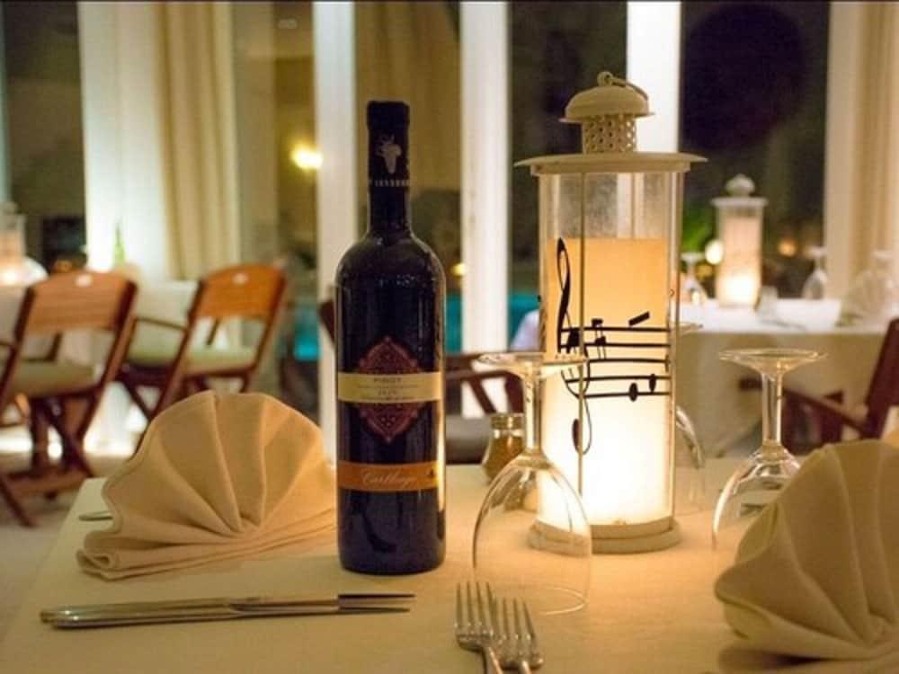 图尔玛纳花园酒店 特里法 外观 照片